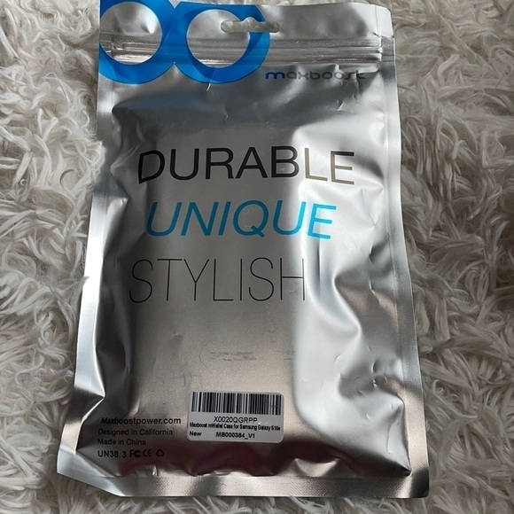 NWT MAXBOOST Protective Slim Case for Samsung Galaxy S10e Black - Picture 1 of 2